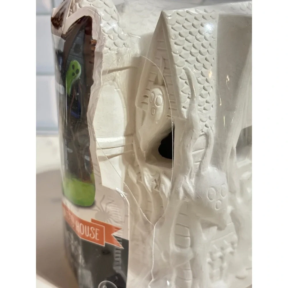 Spooky Boutique Light-Up Haunted House DIY Paint Kit Halloween Plaster LED